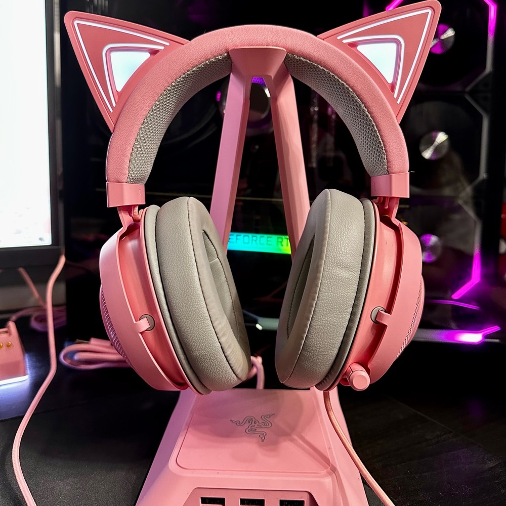 Razer Kitty Kraken Quartz wired headphones & Razer base station quartz